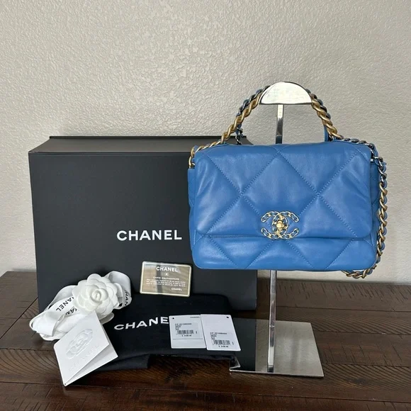 $6,900 CHANEL 19 Flap Bag Medium Blue 21P Excellent Condition - Picture 2 of 16